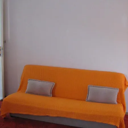 Apartment In Town Center Vis
